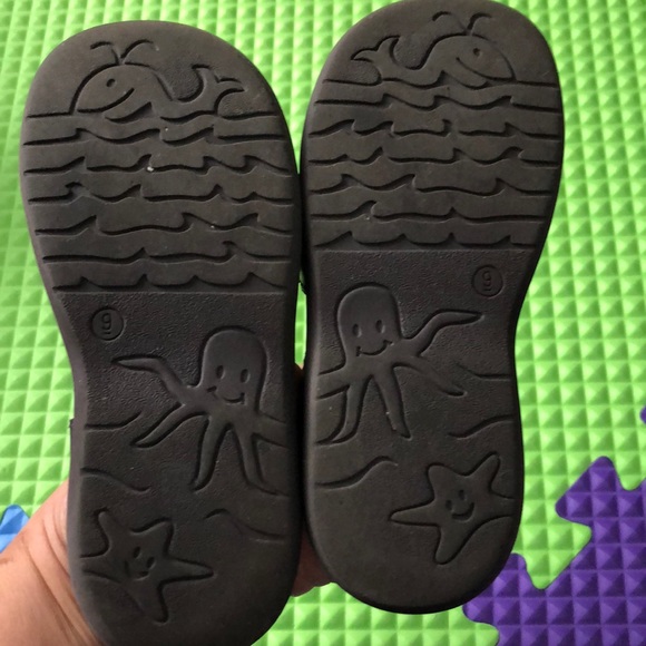 Sandals - Picture 4 of 4